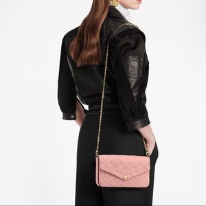 Louis Vuitton Félicie Pochette bag in Rose Poudre